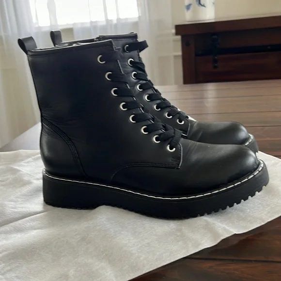 Madden Girl black boots in a size 8. - Picture 2 of 8